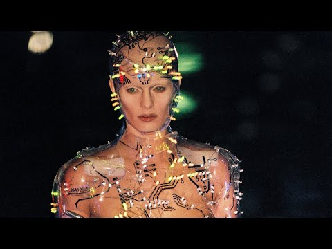 Givenchy Fall/Winter 1999