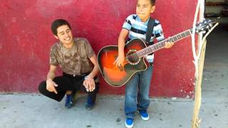 Niño tocando la captura Del m gordo ft Andres vazquez