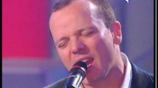 Gigi D'alessio Le Mani Live Da Rai Uno