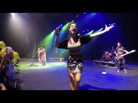 Deixa ser - O Teatro Mágico no Teatro Riachuelo