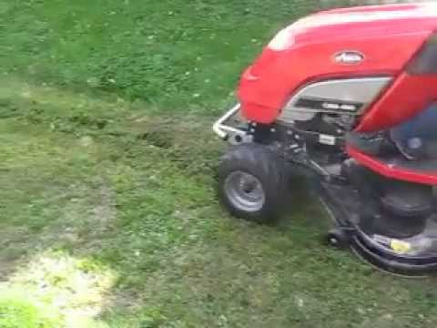 Jak pracuje Ariens 4 - zbieranie pozostawionej trawy