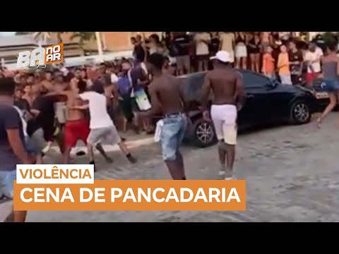 Pancadaria e trocas de socos assustam público em festa na Bahia