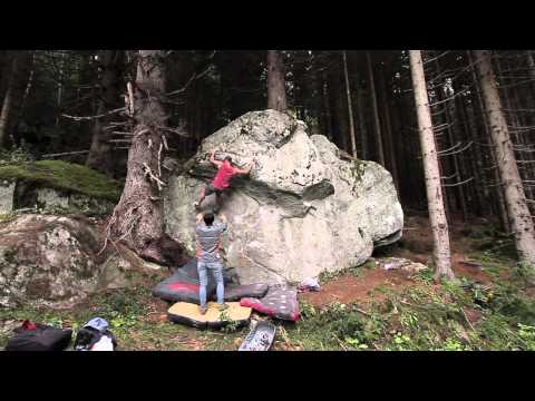 Daone Boulder - sector dos Dei Aser - blocco 17 - line B