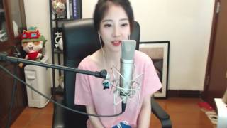 冯提莫翻唱G.E.M.邓紫棋《光年之外》