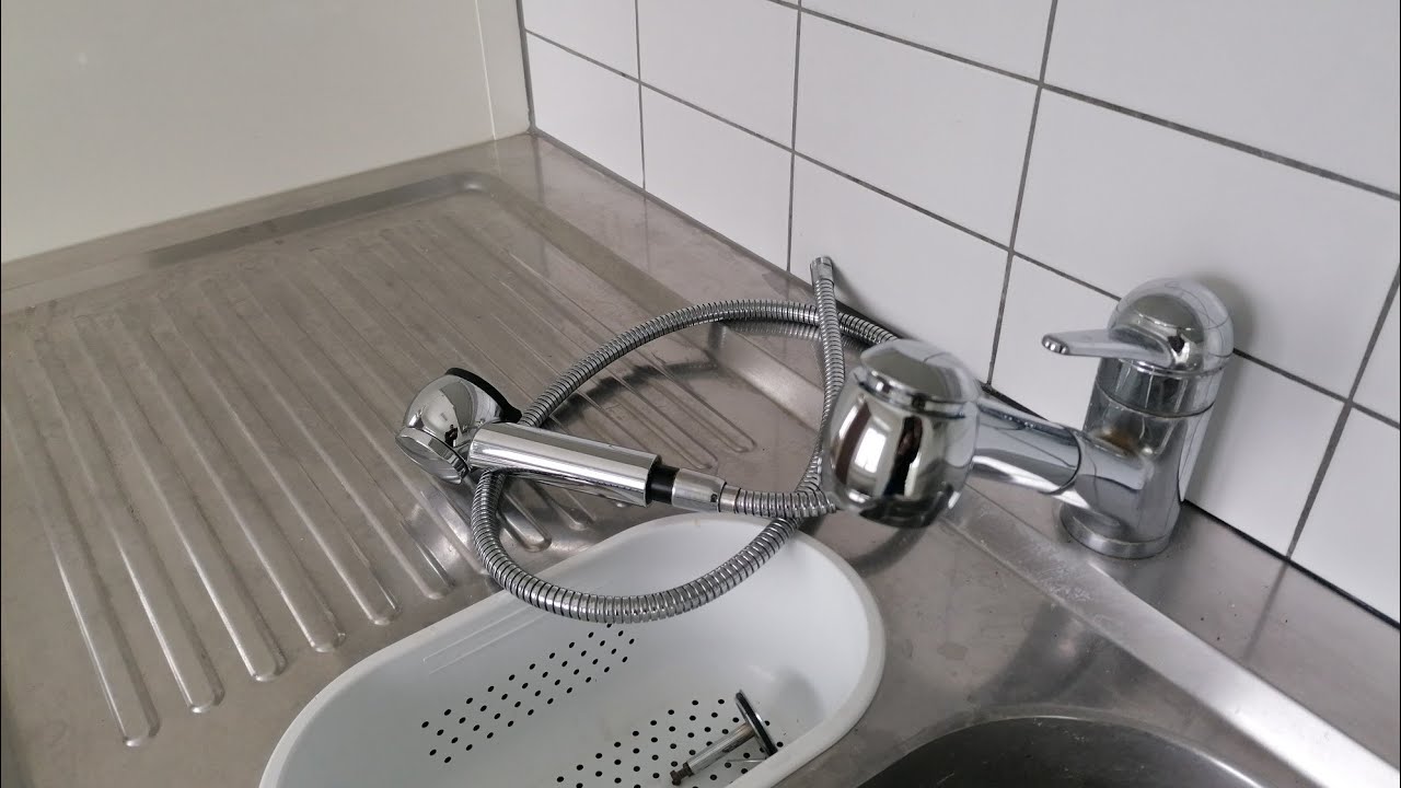 Watch Now Come sostituire tubo docetta cucina Come sostituire tubo docetta cucina