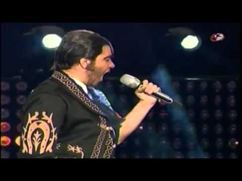 KARLA DELFIN PARODIANDO CHABELO Y ALEJANDRO FERNANDEZ