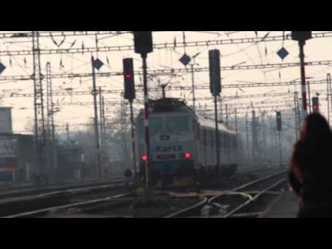 Nákladní vlak a Os 6414 Lysá nad Labem 21.2.2015