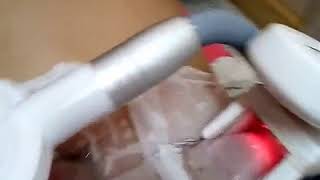 La Criolipolisis la hacemos en paquete de dos sesiones y se aplican en el misma zona; le explico por