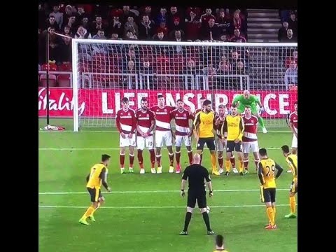 Alexis Sánchez AMAZING GOAL FREE KICK / Middlesbrough - Arsenal
