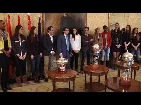 Recepción de Perfumerías Avenida en el Ayuntamiento