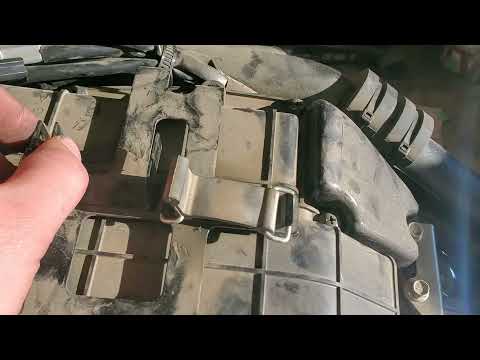 Yamaha Raider Changing Air Filter and Spark Plugs