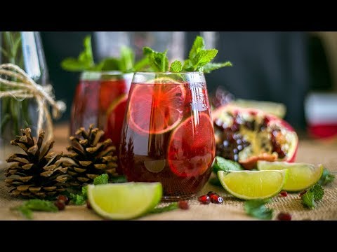 WINTER POMEGRANATE MOJITO COCKTAIL w/ Venezuelan Rum - Christmas Drinks Ideas
