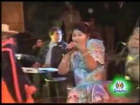 CariñiTo - FresiaLinda [En vivo] | Boom (2009)  WwW.ReNaTin.Tk@..