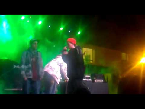 Puto Fru vs Oliver - Batalla de gallos - canaleta peta - 2011