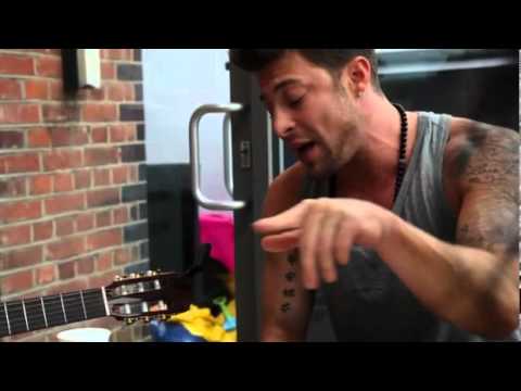 Duncan James sings to his fans, backstage (3.06.2012)