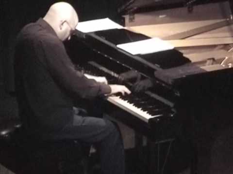 Gabriel Vallejo -  Medley Solo Piano: Salvador, Frevo (E. Gismonti)