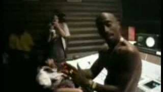 [NEW] - 2Pac - Starin' Through My Rearview (Video + Lyrics)