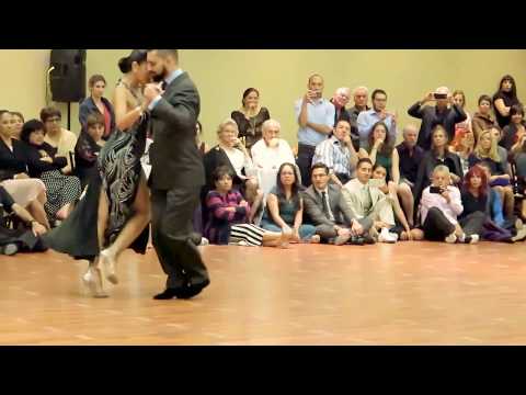 Javier Rodriguez y Moira Castellano interpretan Por la Huella