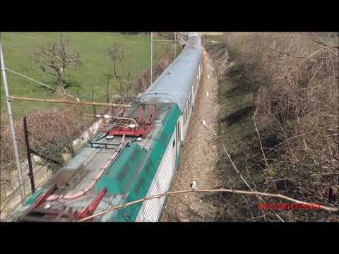TRENI REGIONALI IN TRANSITO IN CAMPAGNA A BORGO S.DALMAZZO. (CN) MER. 24 - 3 - 2021.