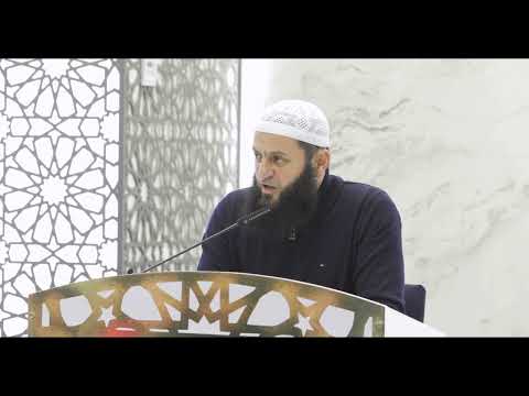 A duhet që xhemati ta lexojë suren Fatiha në namaz, përderisa falet me imam? | Hoxhë Sadullah Bajram