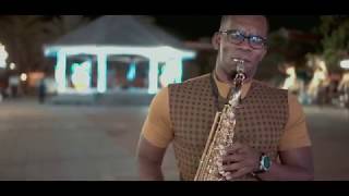 Christmas Medley Cover ( Misletoe, The Christmas song, Joy to the world) - Benjisax