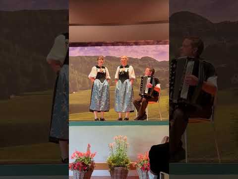 Luschtegi Lüt von Adolf Stähli (Jodelduett Barbara Riechsteiner & Brenda Morgenthaler)