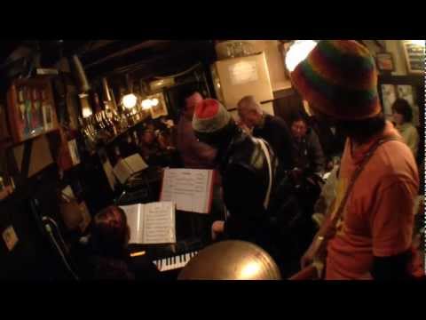 ATELIER BAR (Kozenji Bombers) tocando Blues (Kozenji Bombers)