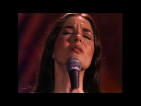 Crystal Gayle - Don't it Make my Brown Eyes Blue - Live [Restored]