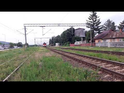 Trenul R 5610 Suceava Nord-Iasi paraseste gara Dolhasca