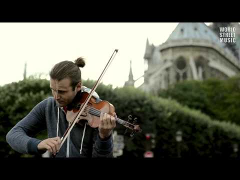 Amazing Street Violin Player in Paris, France (HD)