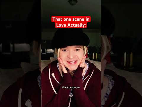 I look quite pretty 🧢😩😍 #loveactually #christmasmovie #andrewlincoln #keiraknightley