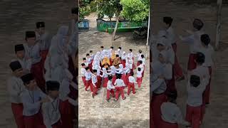 Download lagu Wow Sangat Keren Ikut Trend Murid Sekolah SD Sama Guru Kelas #SummerOnShorts mp3