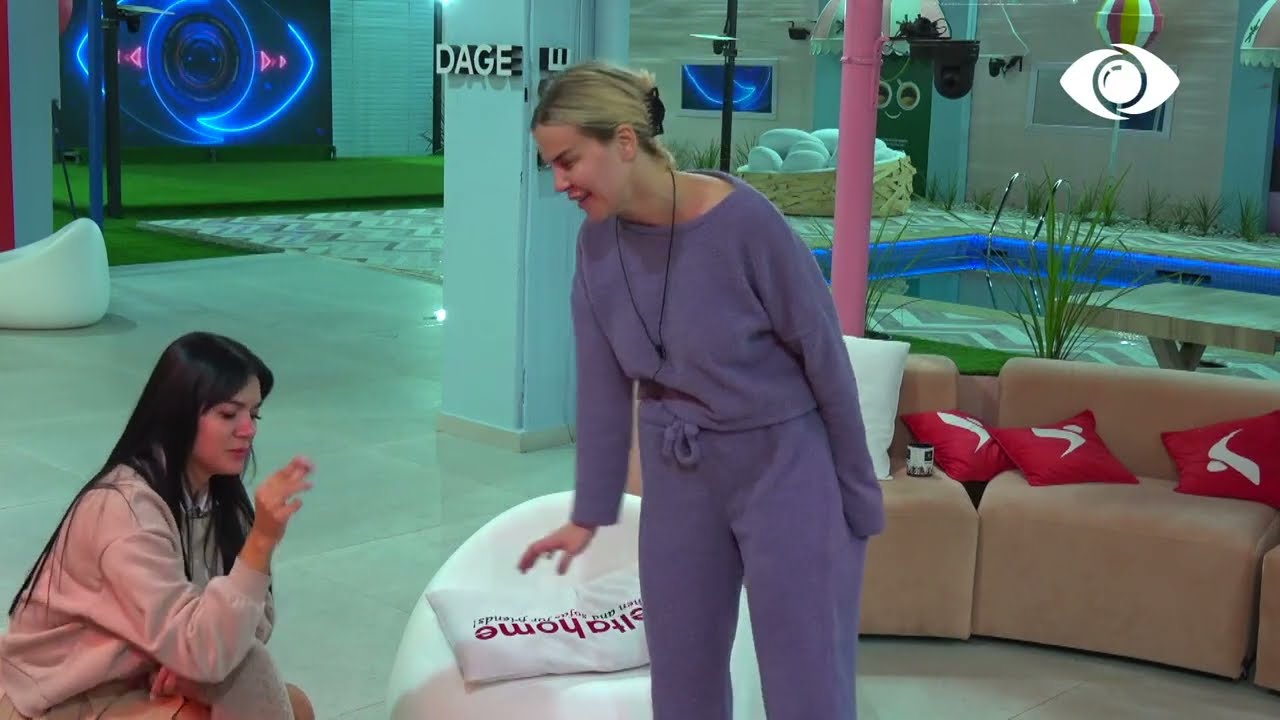 Ti je e fiksuar me format/Kejvina bisedon me vajzat