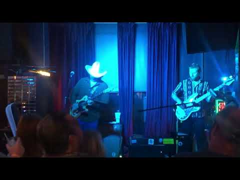 Eric Lindell @ The Ravenite Pizzeria. Fairhope, AL.  11/18/2022