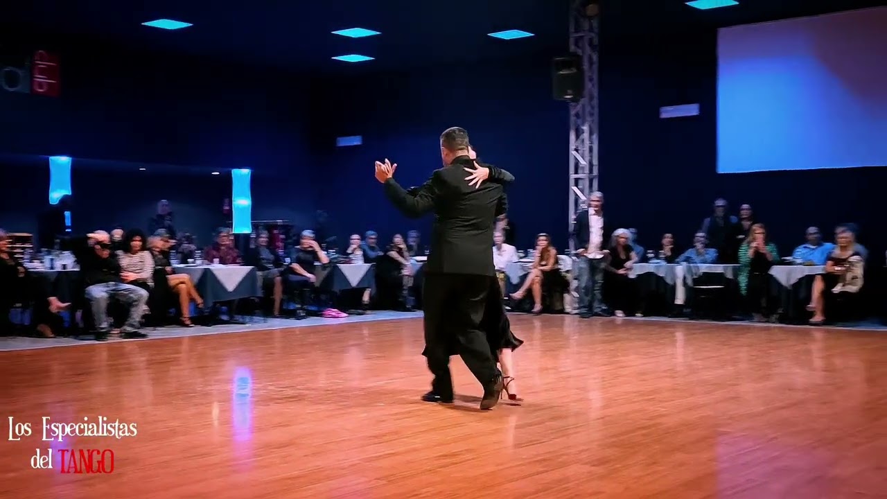 Aldana Valentina y Roberto Zuccarino @ La Bombonera Milonga, Napoli 2023_2/4