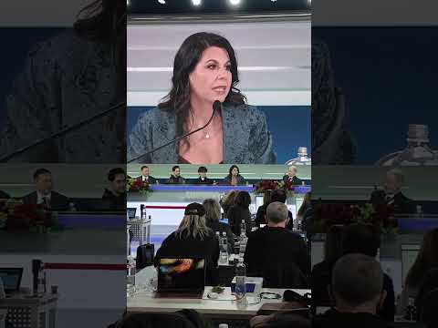 Geppi: "Il bacio alla Meloni? lo mando con il braccio di Elodie" #elodie #geppicucciari #sanremo