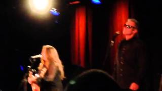 Carlene Carter - Little Black Train