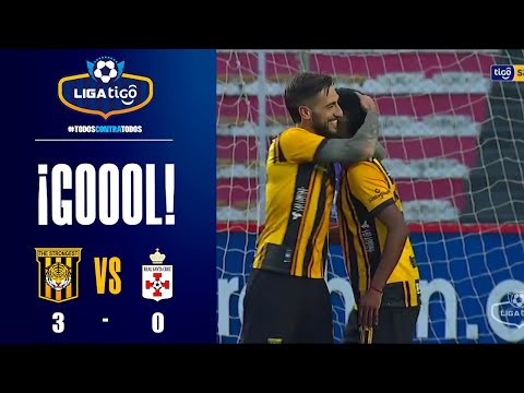 30' ¡Gol de The Strongest! Luciano Ursino llega desde atrás, define de primera y anota el tercero.