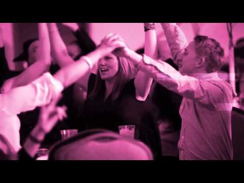 Dueling Pianos video.
