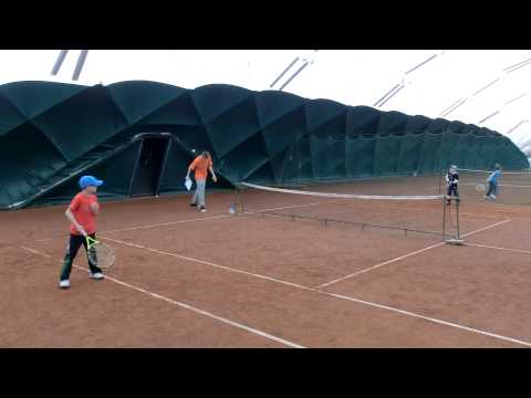 Kuba Menšík-Zdeněk Korec Brno Minitenis 1.4.2012