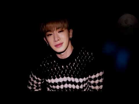 2 minutes eye contact with Wonho