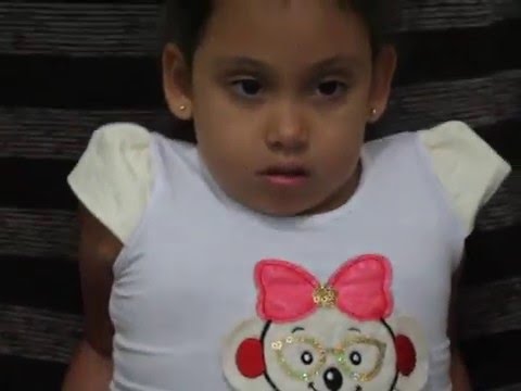 Família de Vitória de Oliveira precisa arrecadar R$ 130 mil para tratamento na Tailândia