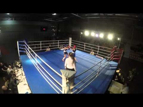 Natalia Wojdak, runda 1 i 2 wygranej walki na XI Młodzieżowej Gali Boksu w Oleśnicy, 18.12.2015