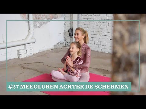 Wendy met dochter Lizzy op de yogamat!