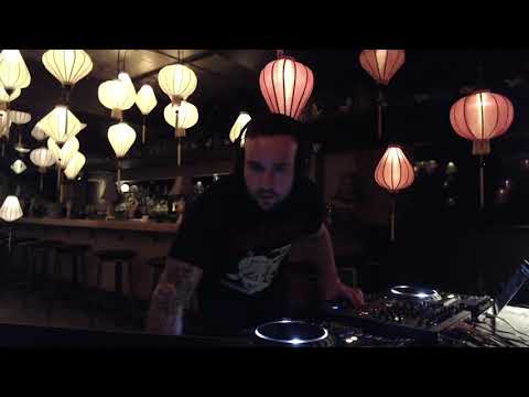 Monarke featuring Alya V - Live Streaming at Nhậu Bar (Montreal)