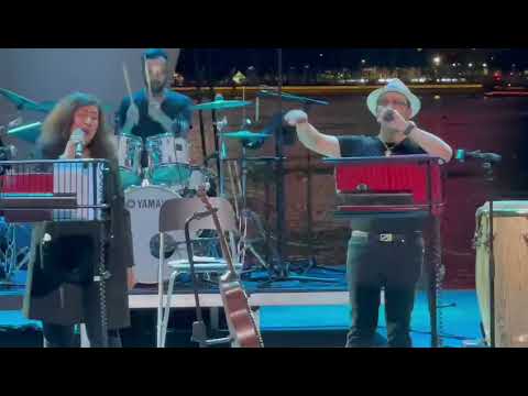 Linda Elizabeth and Max Surin(concert at the Esplanade) 19/12/21 Within You ll Remain