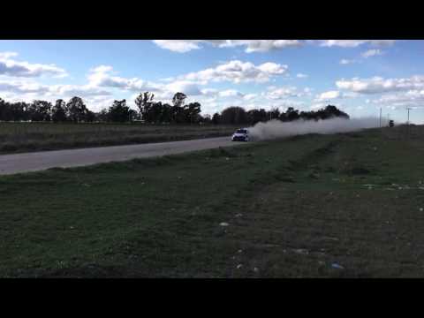 Enrique Adrogué probando el Maxi Rally