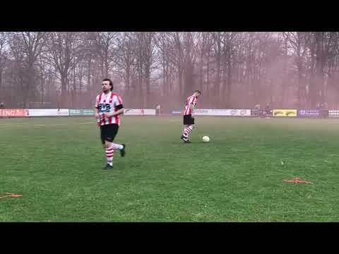 Opkomst van de elftallen van de derby MVV 27 VDL.