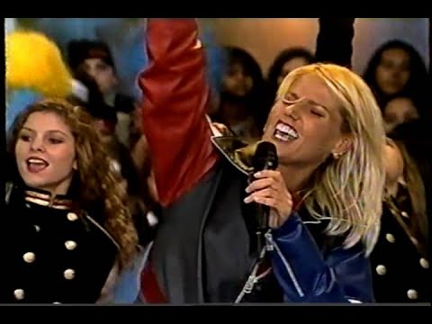 Xuxa cantando "Xuxa Hits" no "Xuxa Park" | 1995