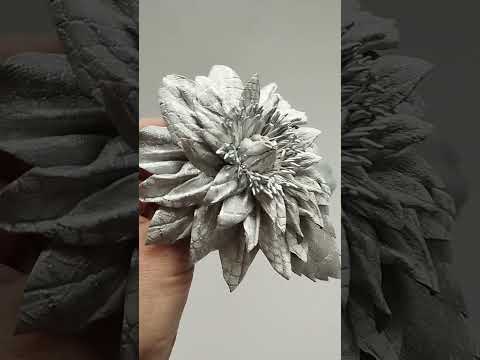 фото белый цветок из натуральной кожи 0
